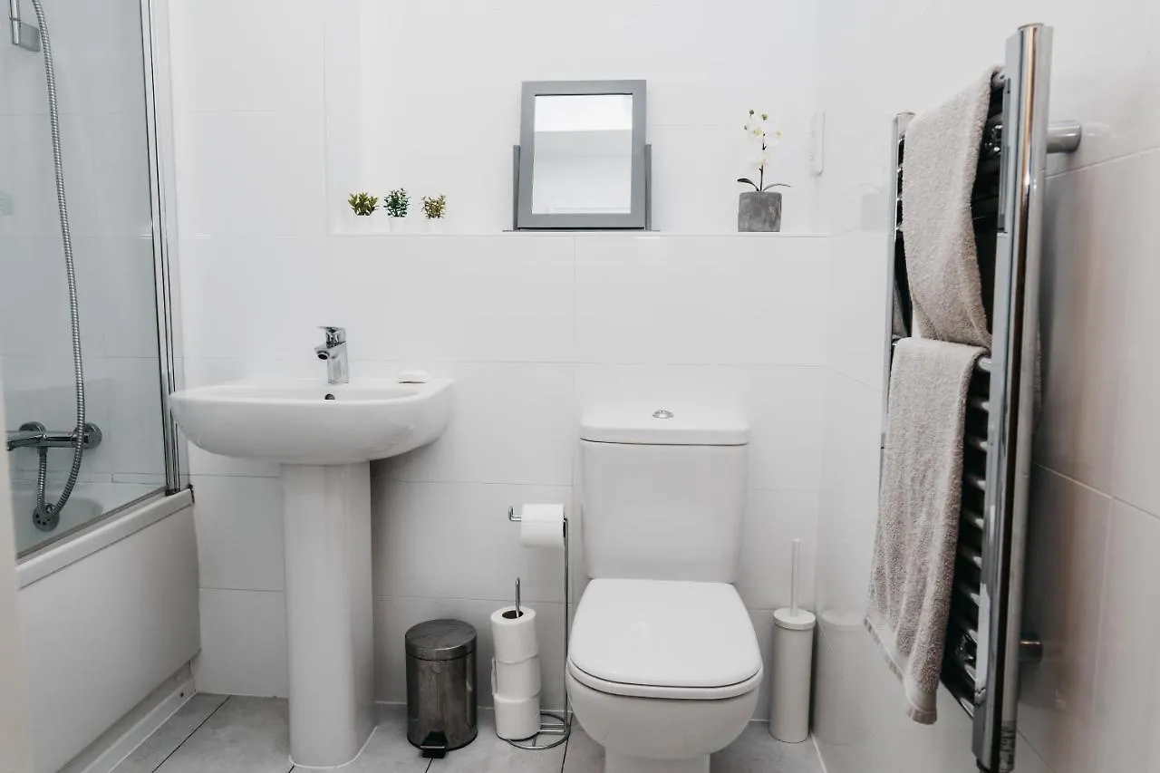 Central Charm Stunning 1 Bedroom Apartment Sleeps 4 Sheffield